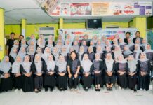 Jajaran Puskesmas Banggae I Kenakan Batik Sutra Mandar
