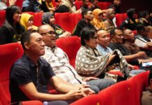Nobar Film Autopsy Dead Body Can Talk, Kapolda Sulbar Bersama Warga Mamuju, Belajar Mengungkap Kebenaran dari Bukti yang Tak Bersuara