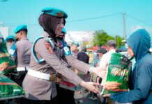 Refleksi 24 Tahun Pengabdian, Bid Propam Polda Sulbar Gelar Bakti Sosial Sasar Tukang Becak
