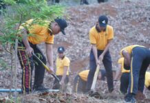 Wujud Cinta terhadap Alam, Polda Sulbar Gelar Green Policing di Perbukitan Desa Bambu untuk Antisipasi Longsor