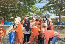 DLHK Majene Bersihkan Drainase di Sejumlah Titik, Warga Minta Kawasan Tundaq Turut Diperhatikan